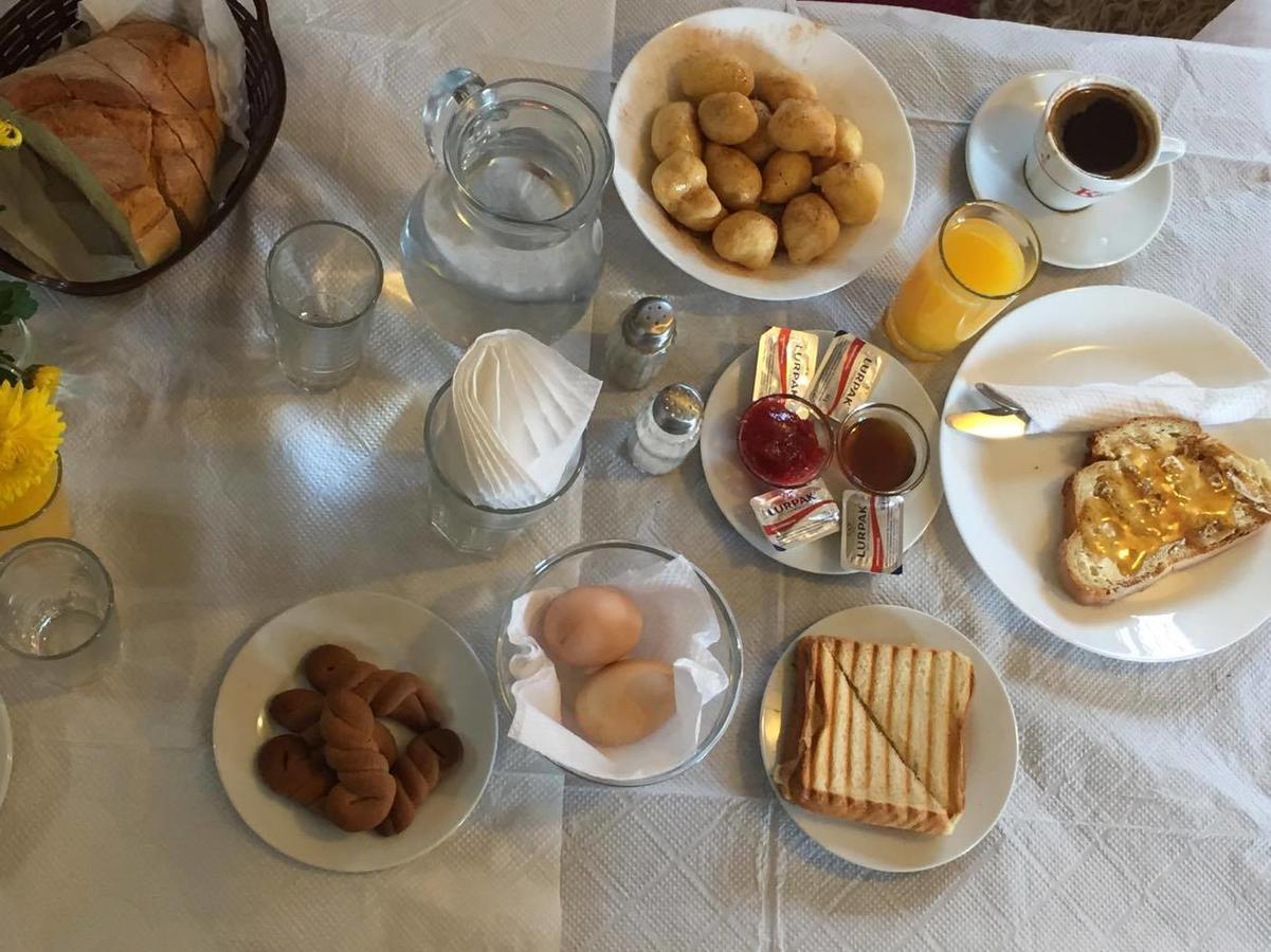 To Greki Hotel Livartzi Eksteriør billede